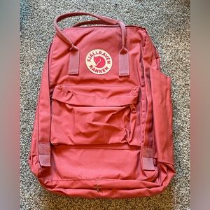 Fjallraven Kanken bag